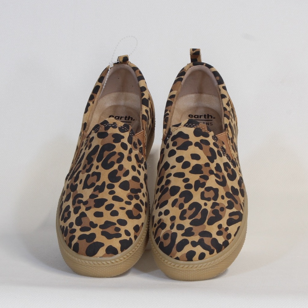 Earth Origins Tan & Black Zeni Zelle Wide Leopard Animal Print Slip-On Sneakers